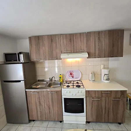 Ljubica Apartman Polje